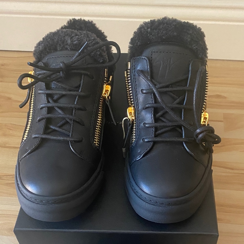 GIUSEPPE ZANOTTI Women's Black Leather Fur Lined "Gail" Sneakers size 37